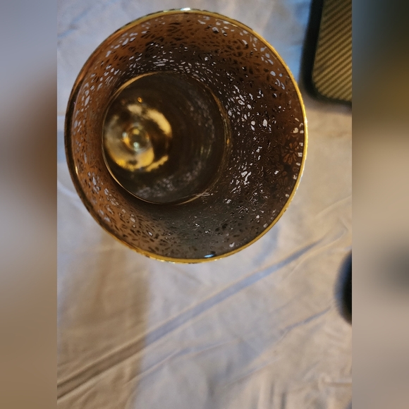 Floral crystal vase gold toned - Picture 4 of 4